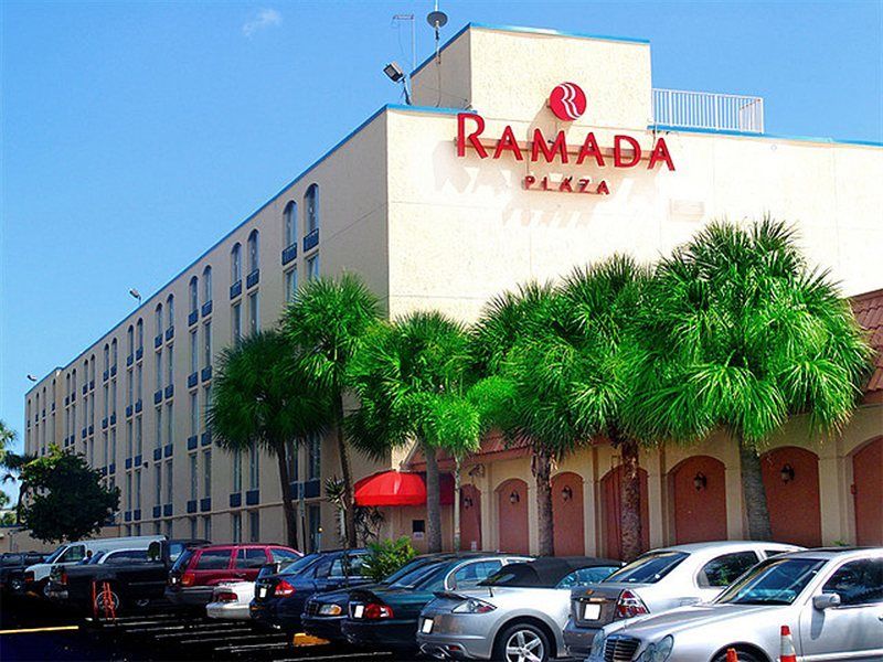 Plaza Lauderdale Hotel 2*