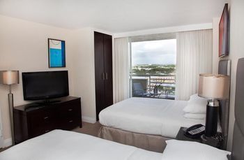 Gallery One Private Hotel 3*