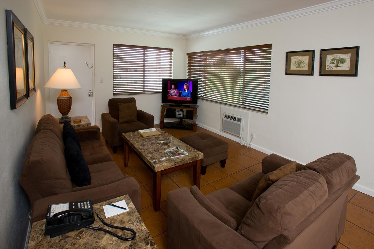 The Grand And & Worthington Male Resort