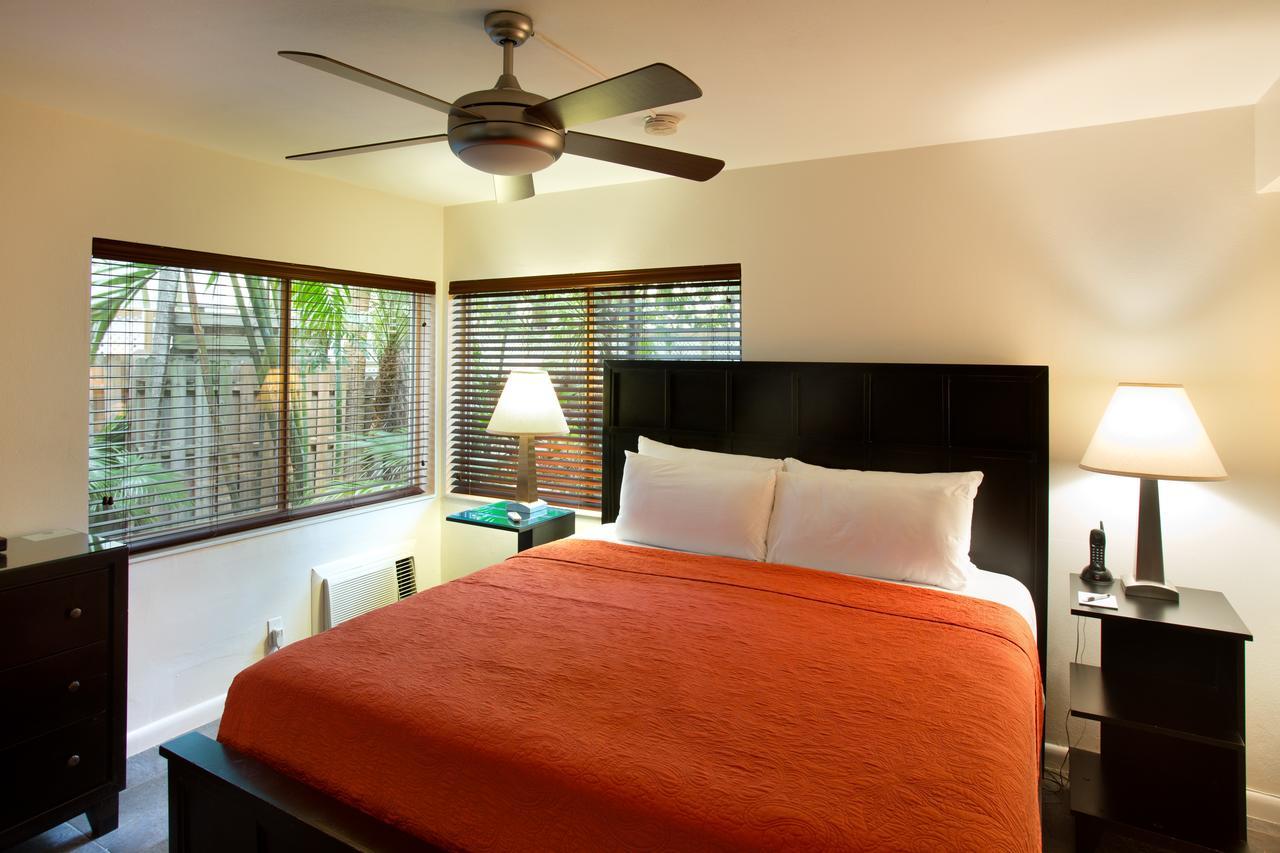 The Grand And & Worthington Male Resort