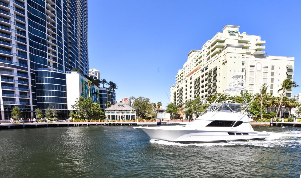 Apartment Artrageous On The River By Rocketstay *