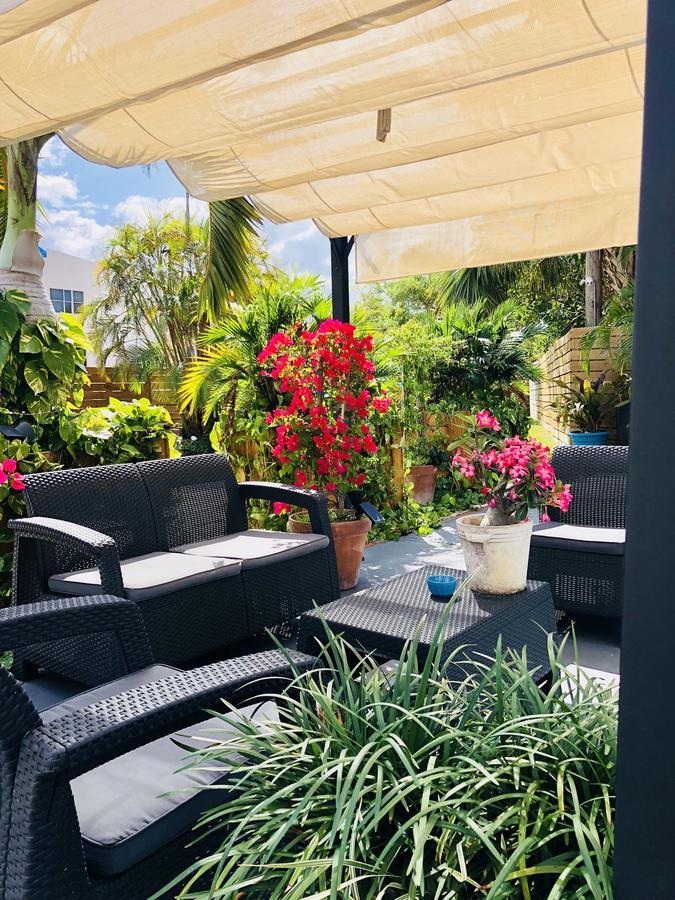 Motel Oasis 2*