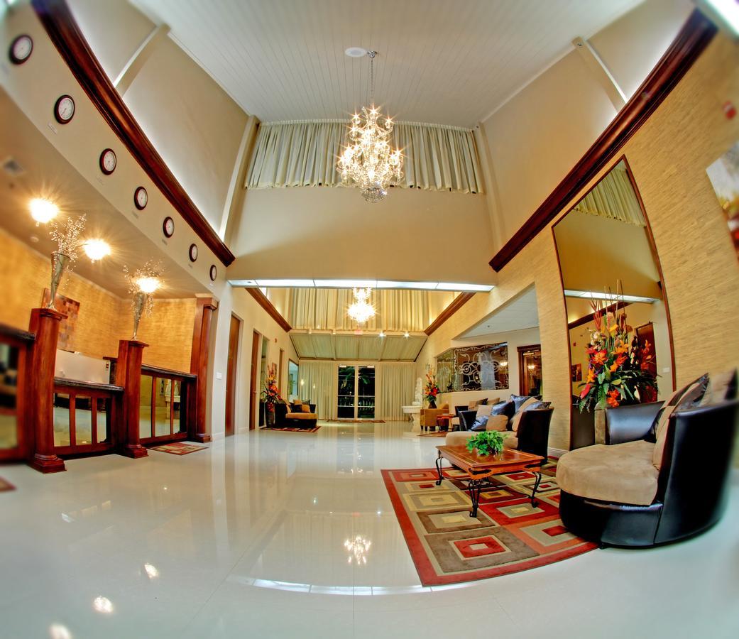 Rodeway Hotel 2*