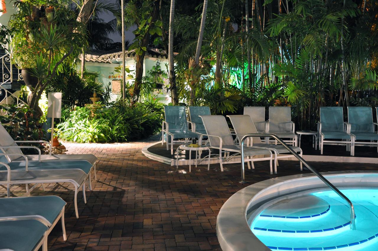 Pineapple Point & - Gay Men's Fort Lauderdale