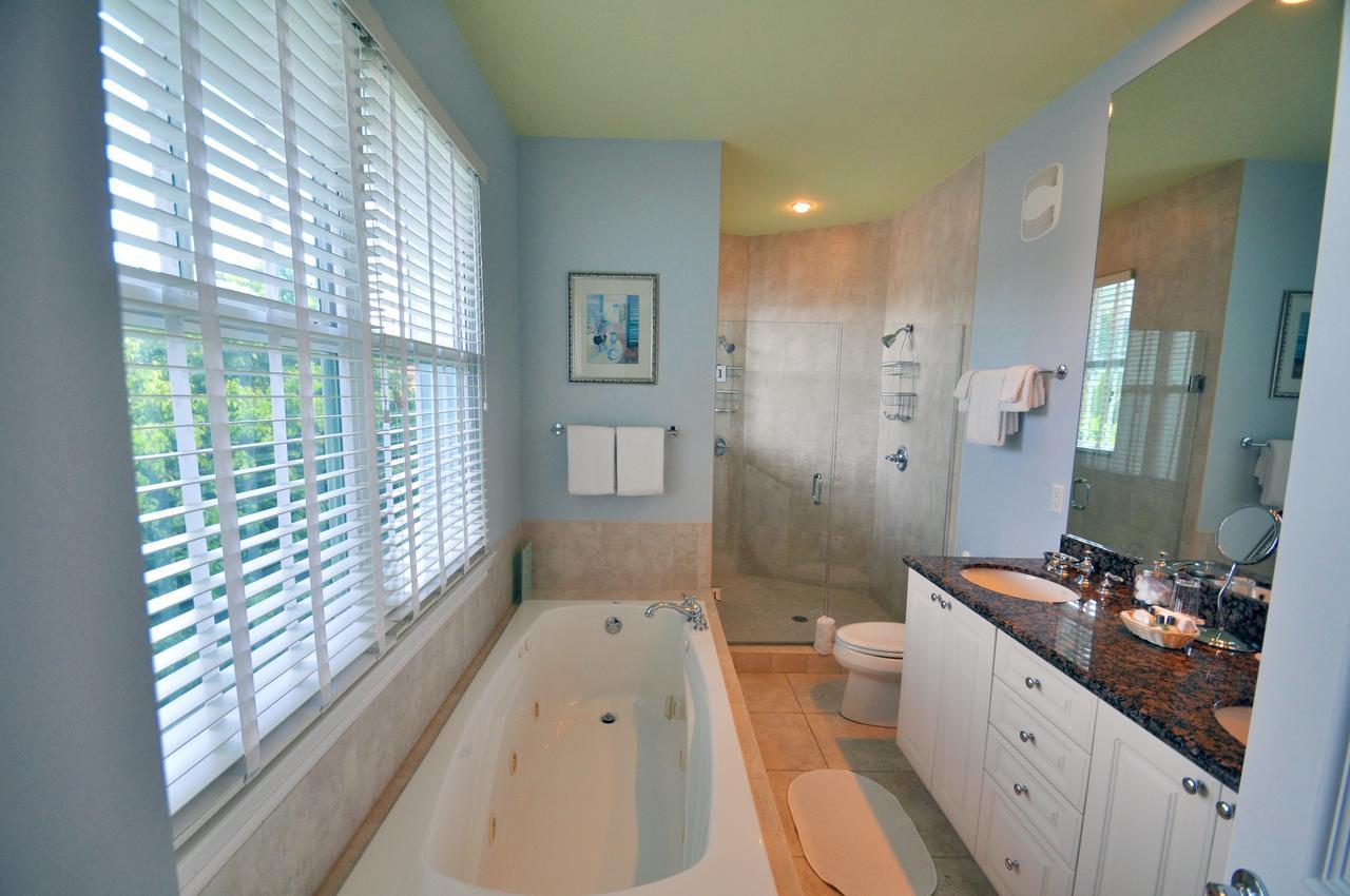 Pineapple Point & - Gay Men's Resort 3*