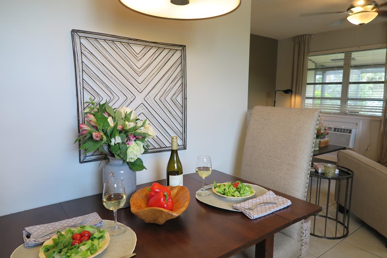 Four Wilton Flats One Bedroom Private Pool Apartment