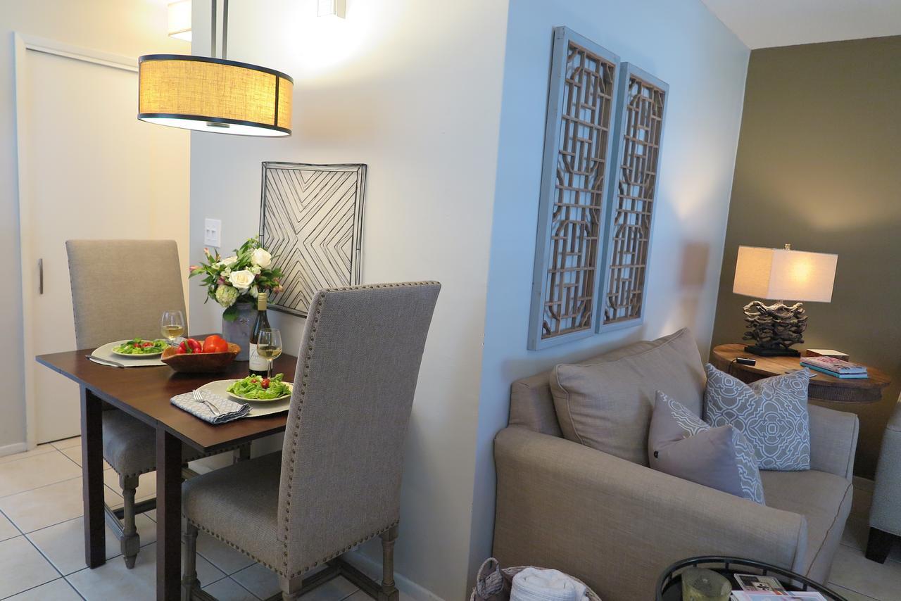 Four Wilton Flats One Bedroom Private Pool Apartment