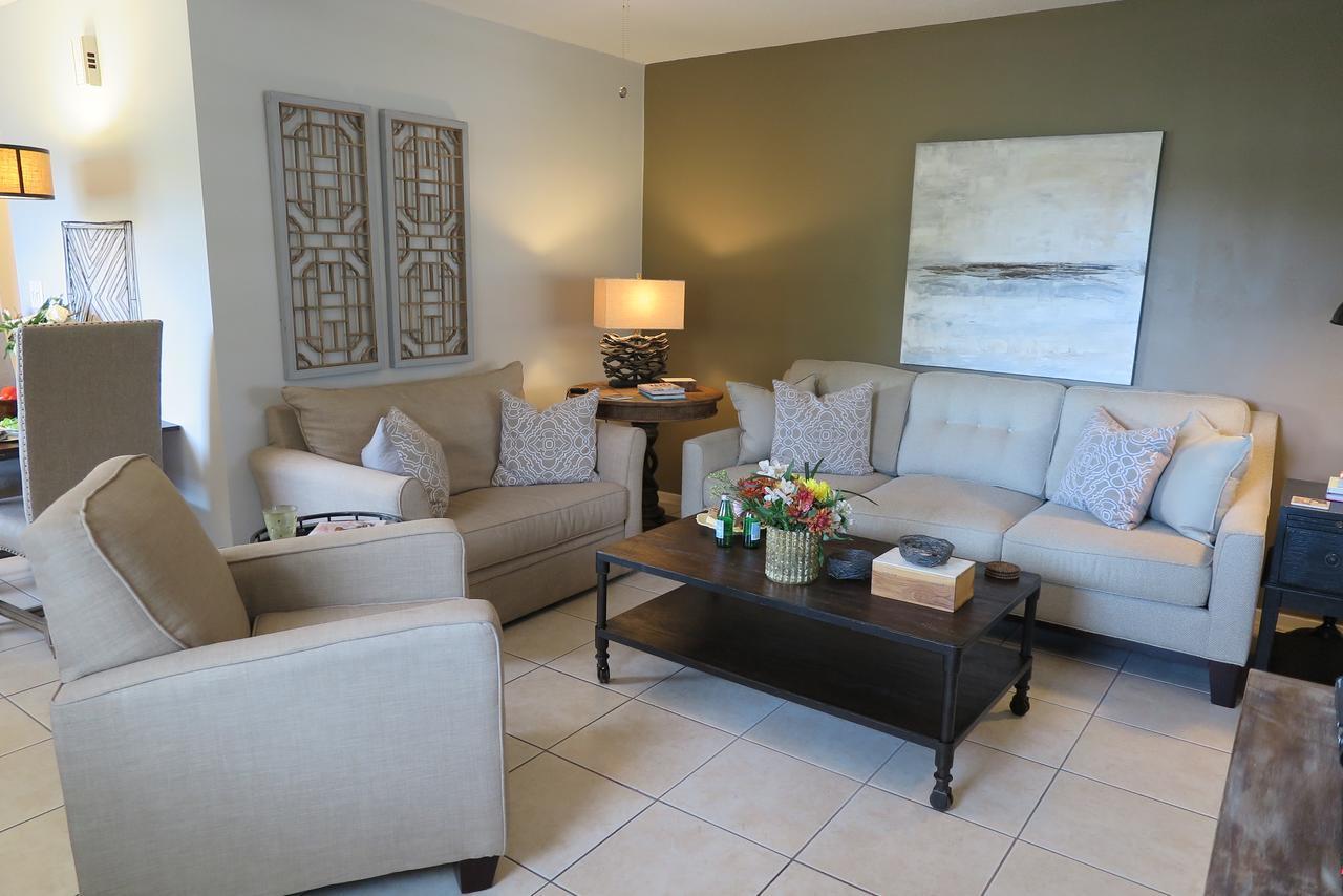 Four Wilton Flats One Bedroom Private Pool Apartment