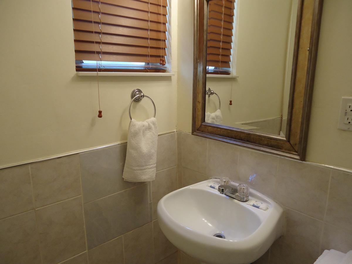 Crown 2* Fort Lauderdale
