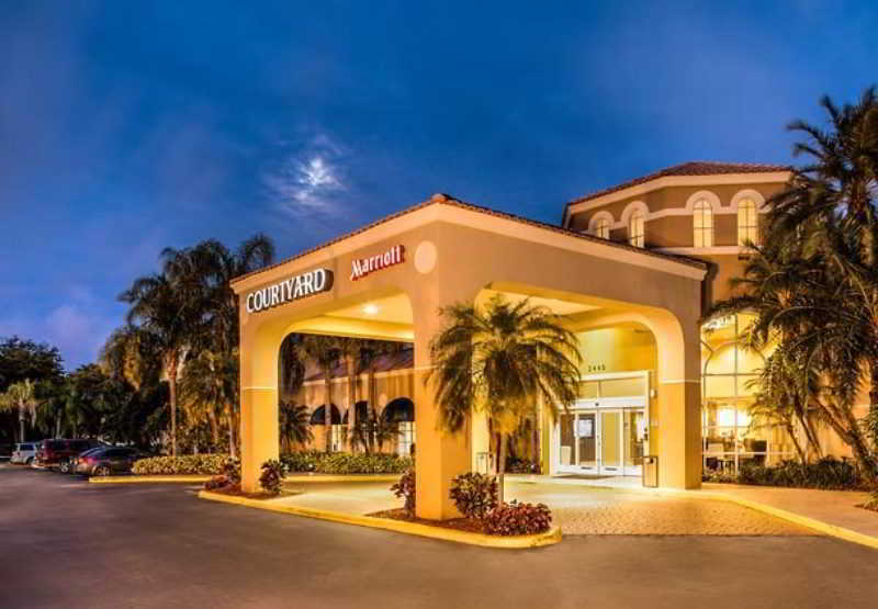 Courtyard By Marriott Lauderdale North/cypress Creek Hotel 3*