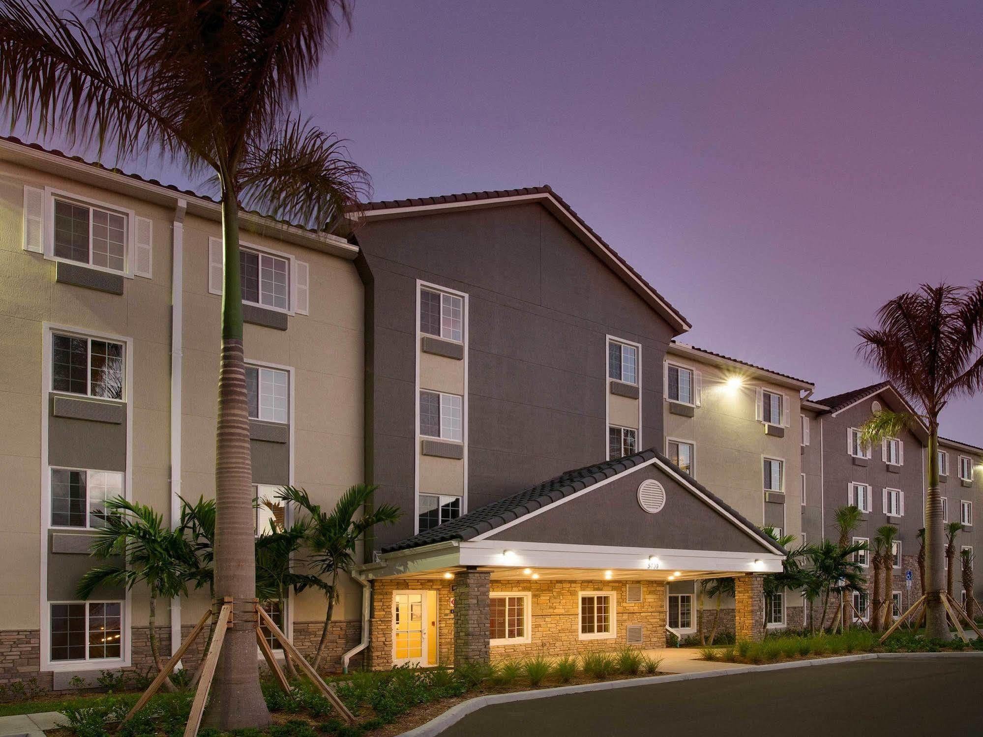Extended America Select - Lauderdale - Airport - West Hotel