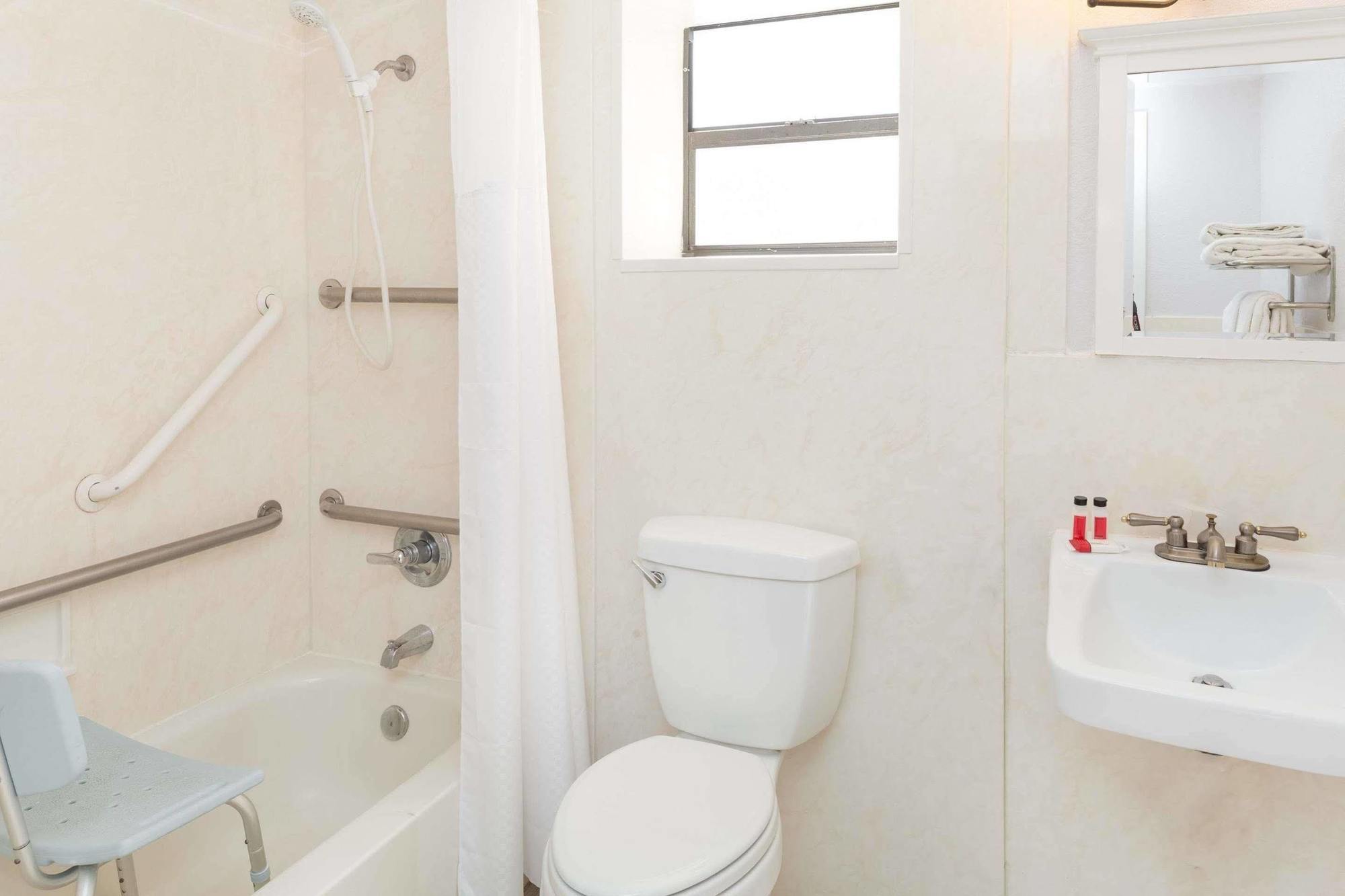 Travelodge By Wyndham Lauderdale Hotel Fort Lauderdale