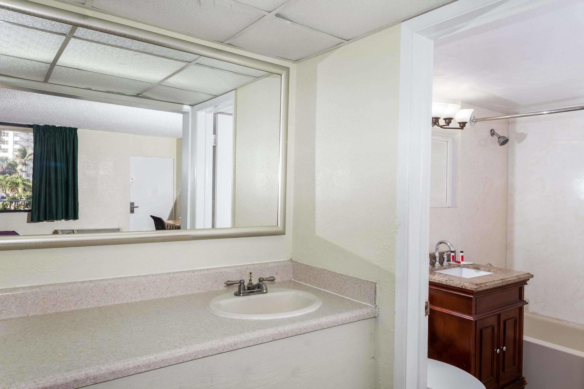 Travelodge By Wyndham Lauderdale 3*