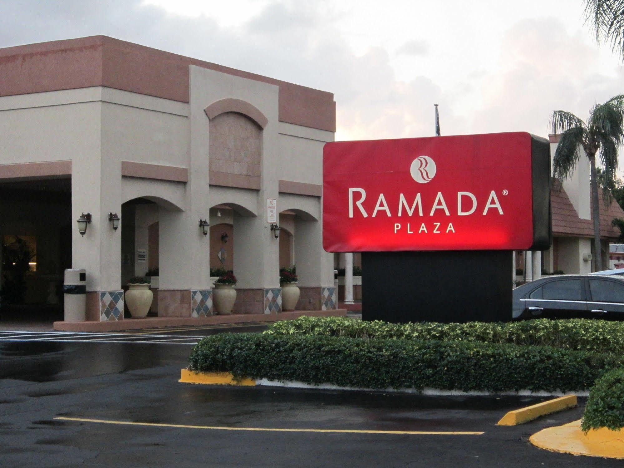 Plaza Lauderdale 2*