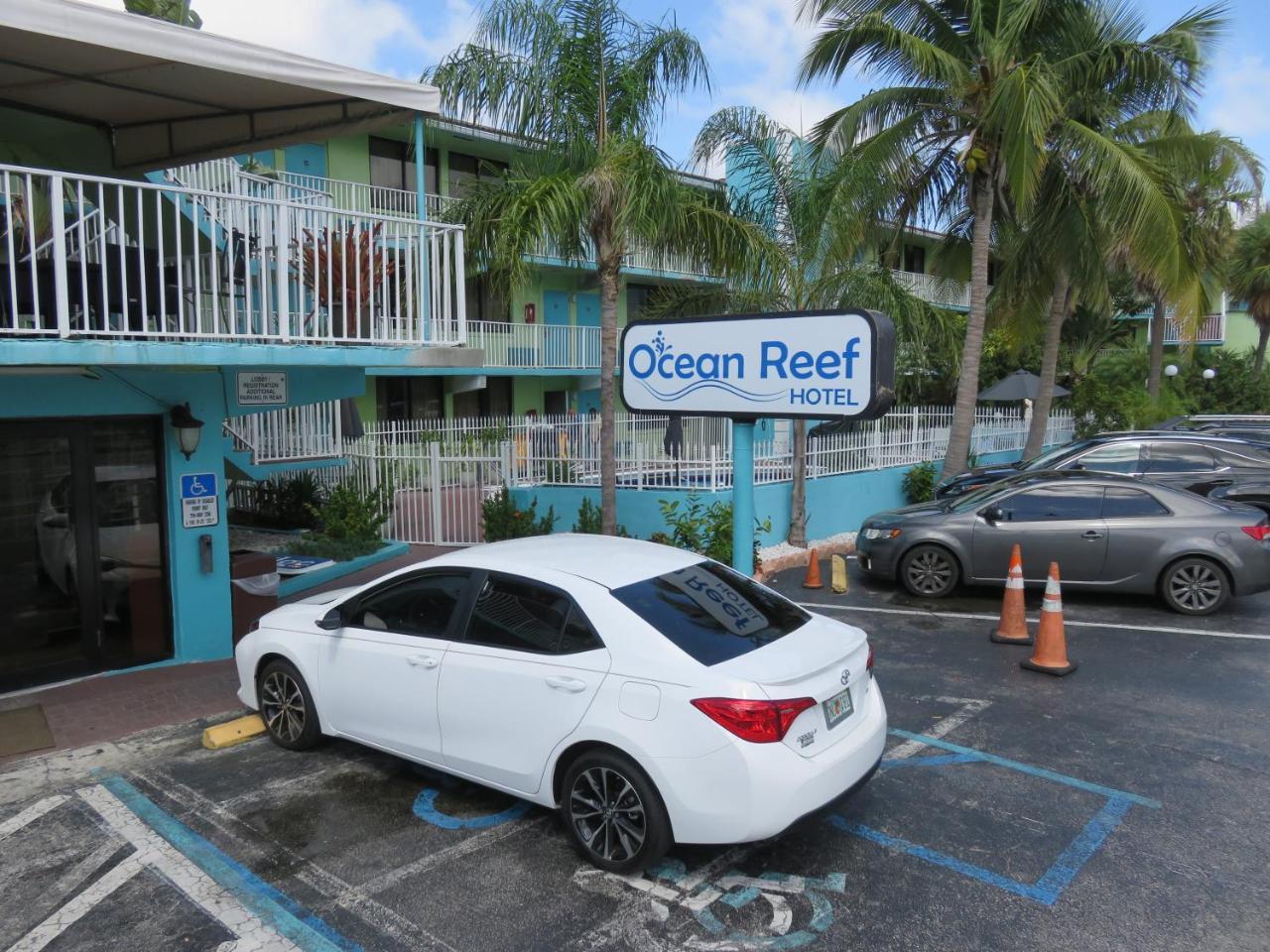 Ocean Reef Hotel 3*