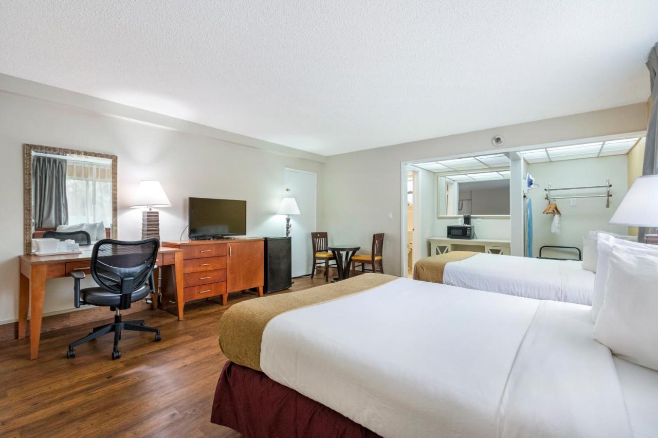 Ocean Reef Hotel