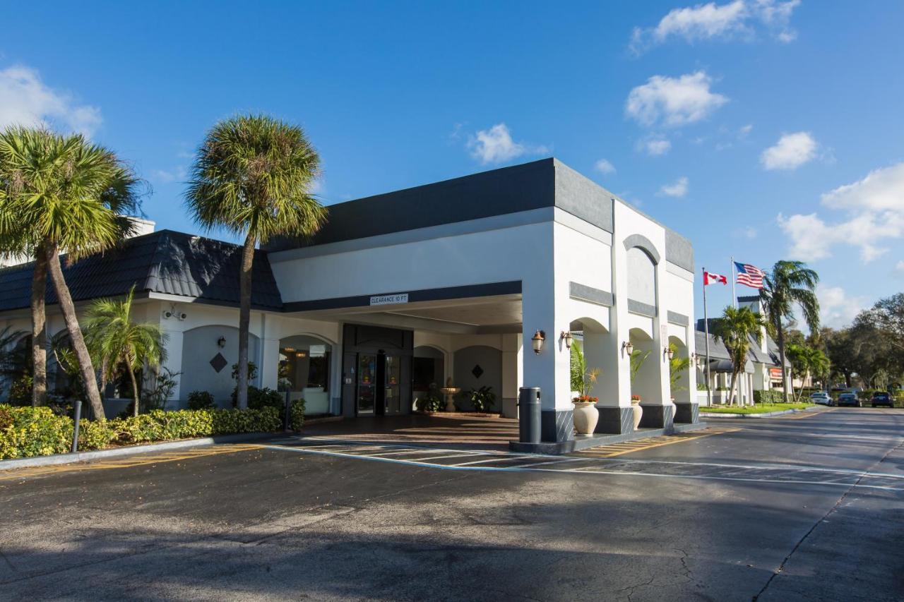 Plaza Lauderdale Hotel