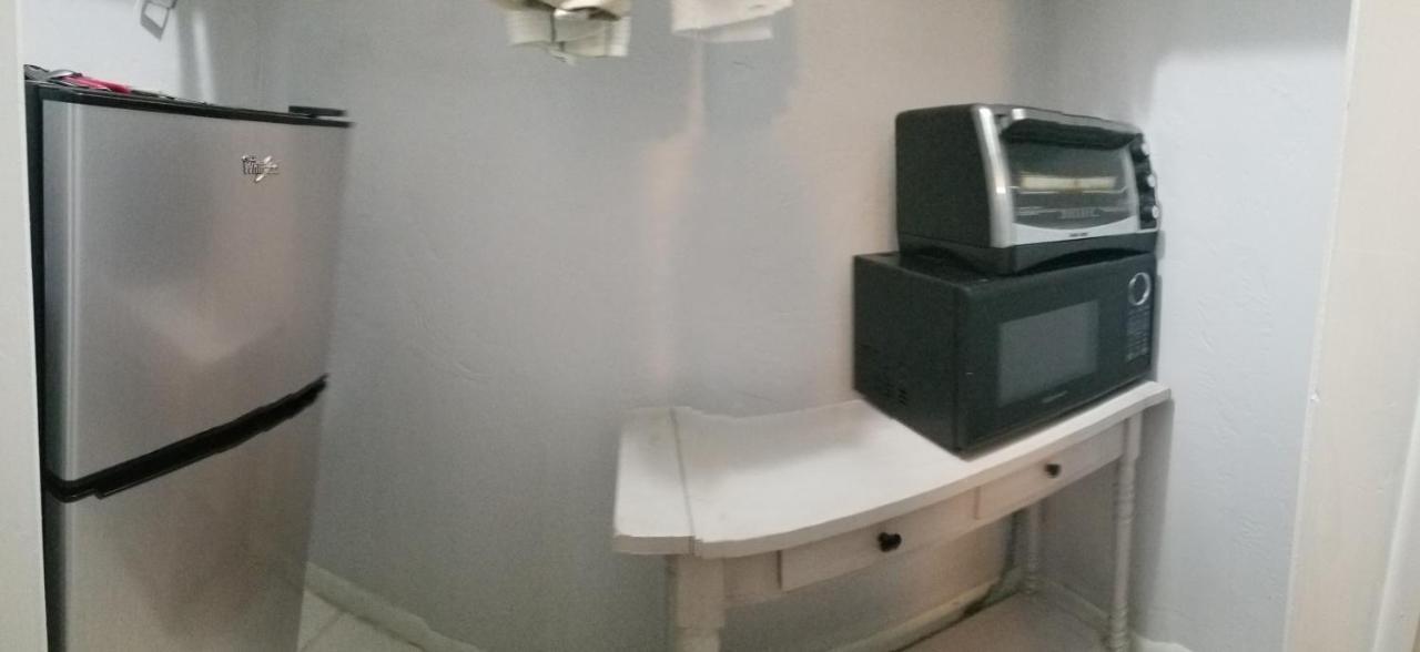 Very Private In With Own Separate Entrance 3*