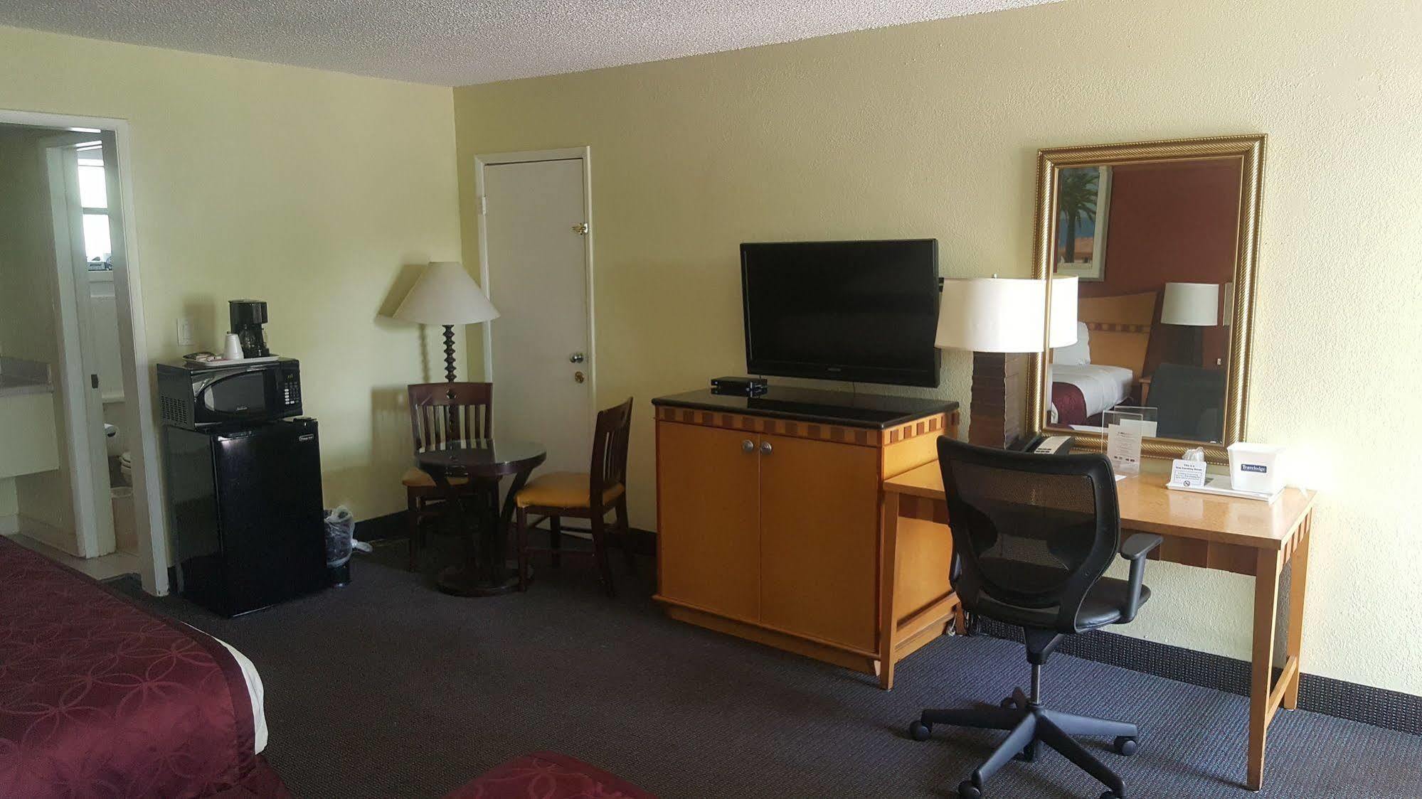 Travelodge By Wyndham Lauderdale
