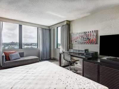 Renaissance Lauderdale Cruise Port 4*