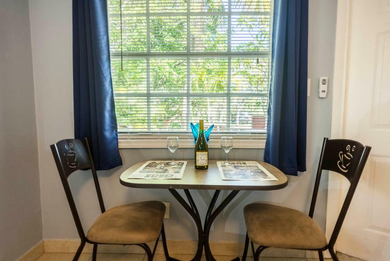 The Blue Door Apartment