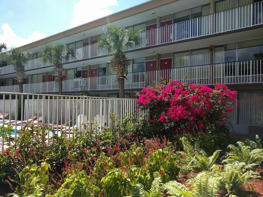 Red Carpet Airport/cruiseport Hotel Fort Lauderdale