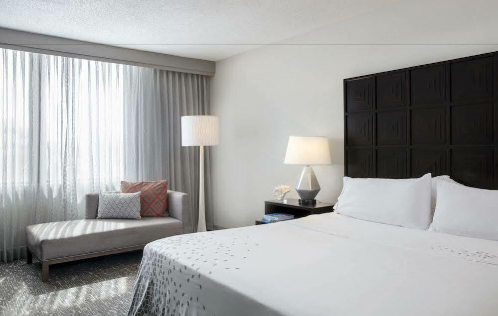 Renaissance Lauderdale Cruise Port 4*