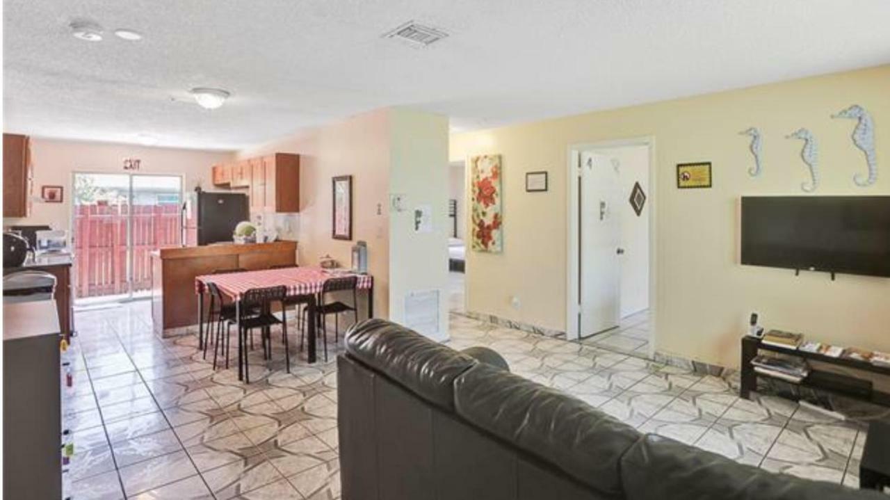 Hostel Crocodhouse Early Check In Free Parking 7 Years Hosting In Laud