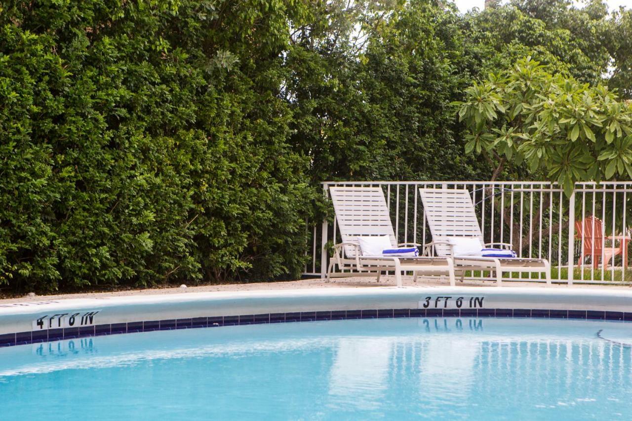 Lovely On The Canal With A Pool * Fort Lauderdale
