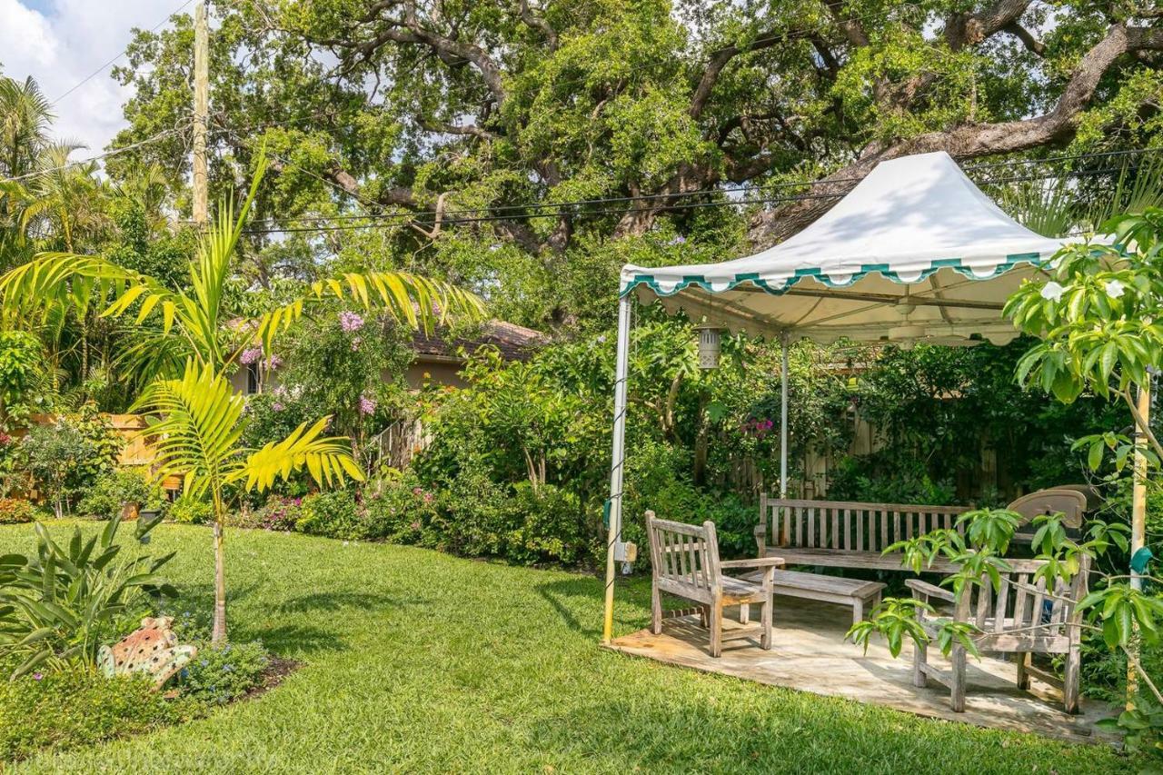Floral Oasis * Fort Lauderdale