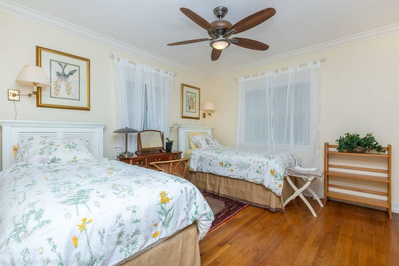 Floral Oasis * Fort Lauderdale