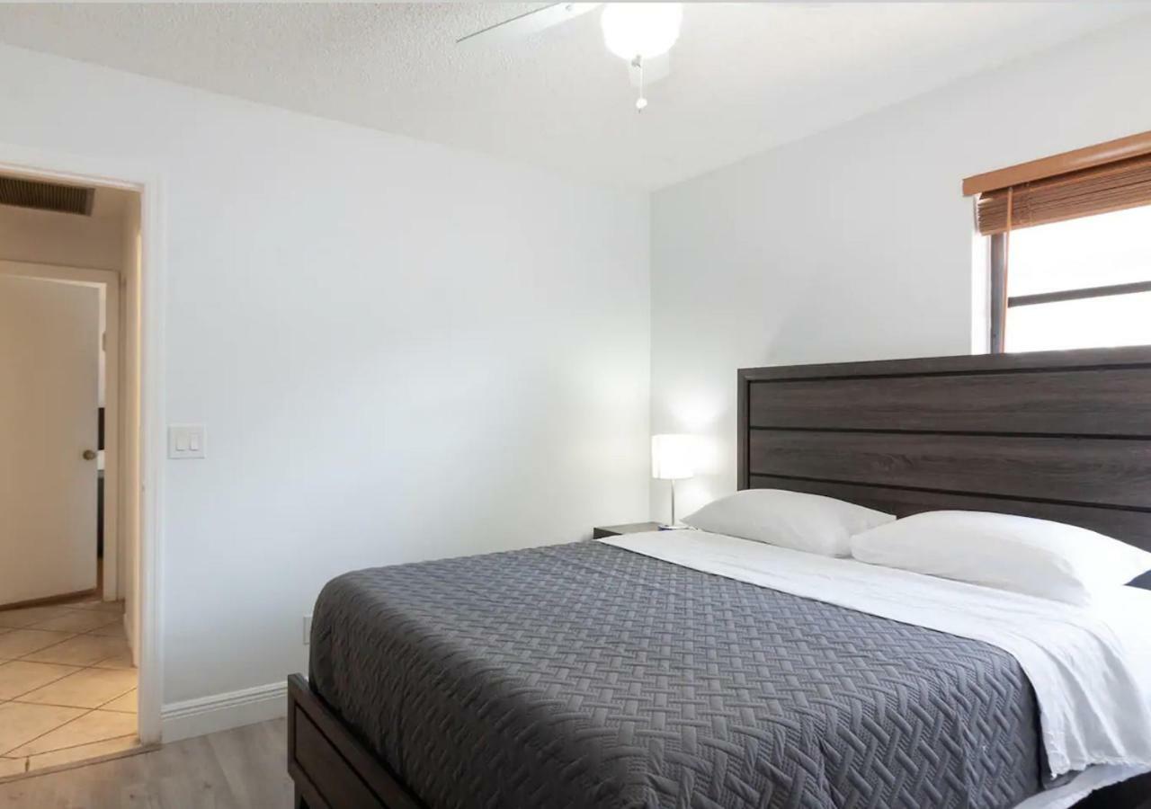 3,2 Lake House With Water Front Bar Holiday home Fort Lauderdale