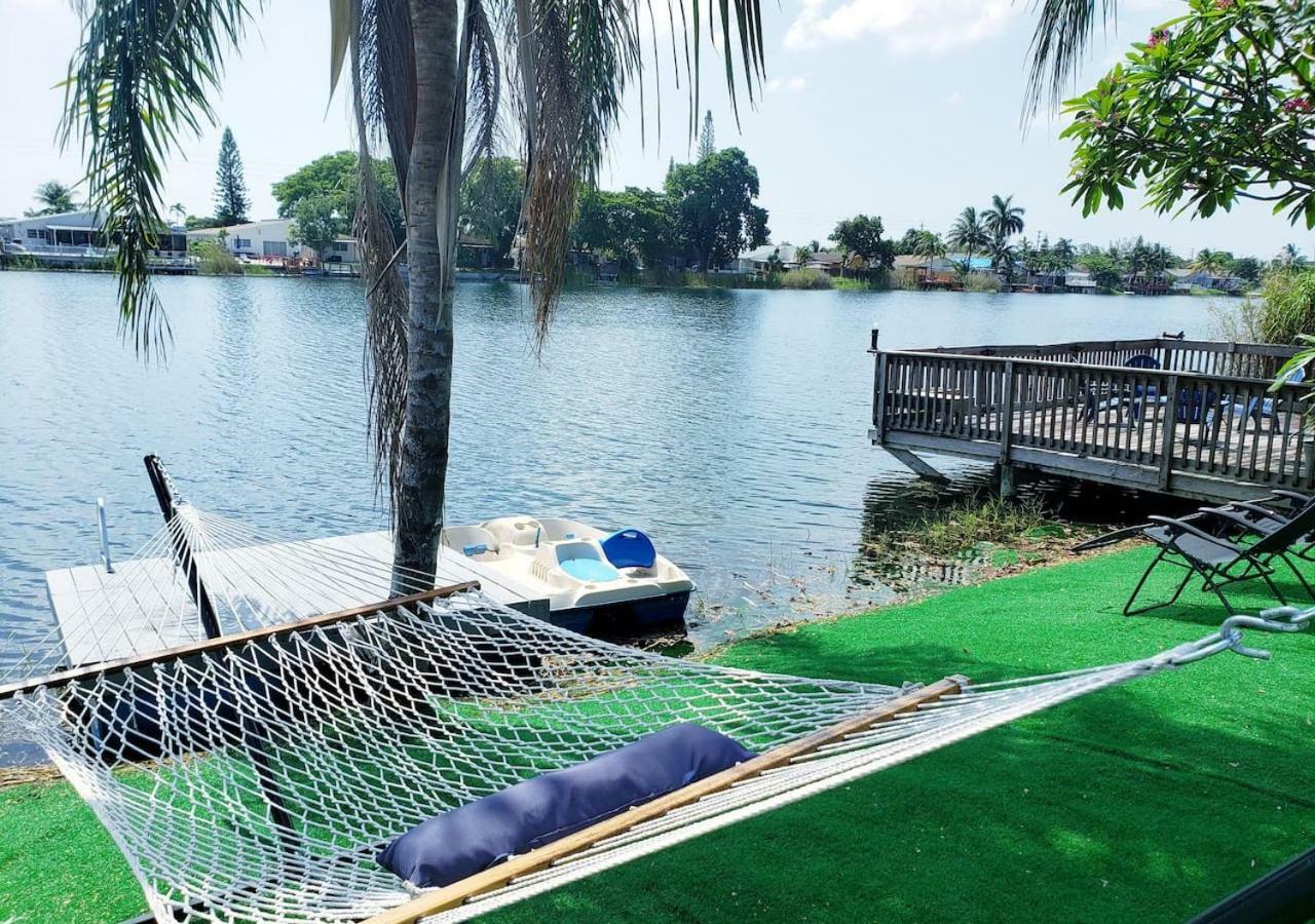 Holiday home 3,2 Lake House With Water Front Bar *