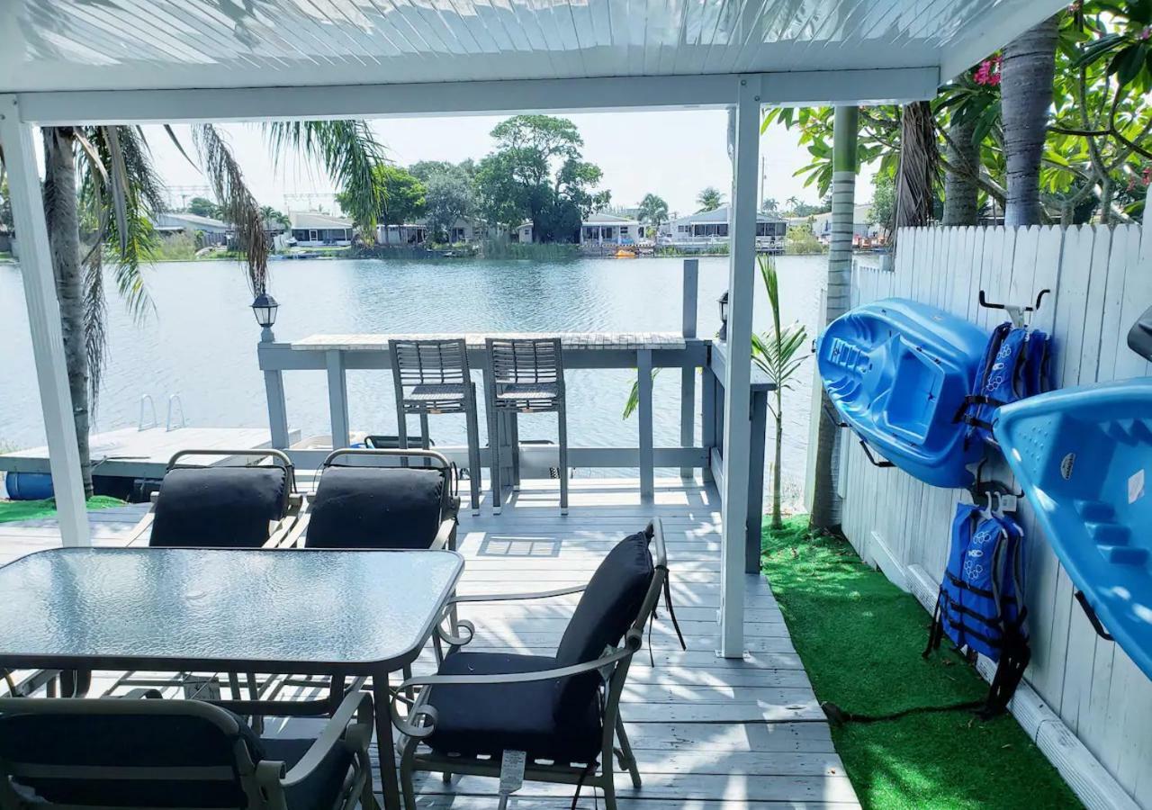 3,2 Lake House With Water Front Bar Holiday home Fort Lauderdale