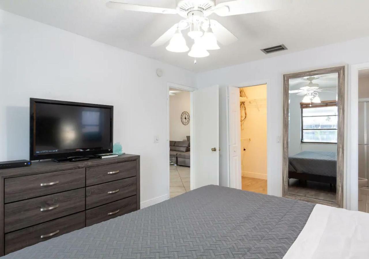 Holiday home 3,2 Lake House With Water Front Bar Fort Lauderdale