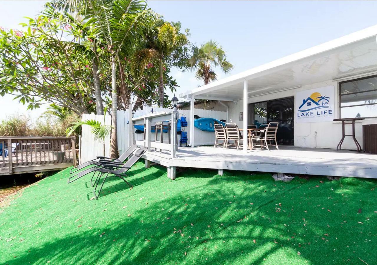 3,2 Lake House With Water Front Bar Holiday home *
