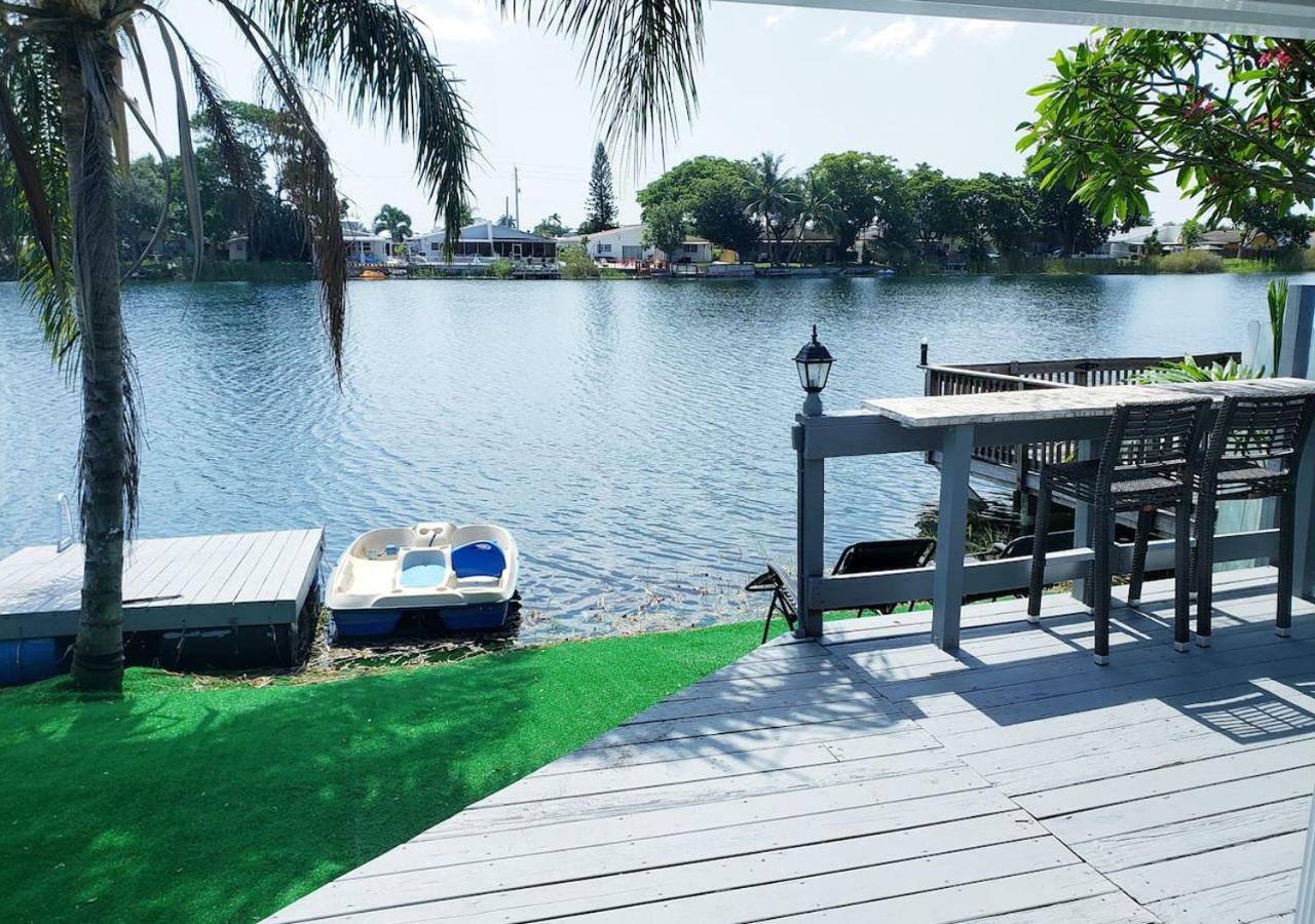 Holiday home 3,2 Lake House With Water Front Bar *
