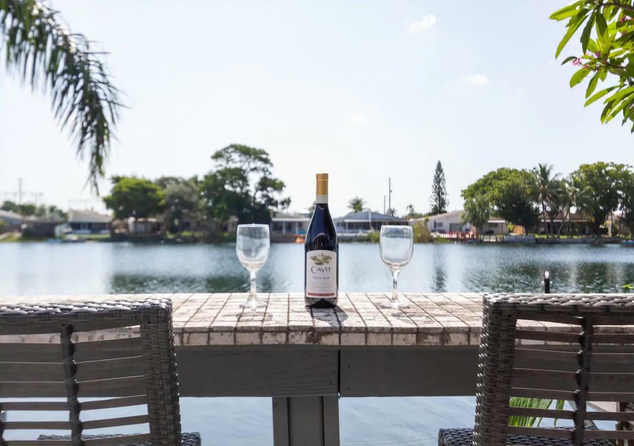 3,2 Lake House With Water Front Bar Holiday home