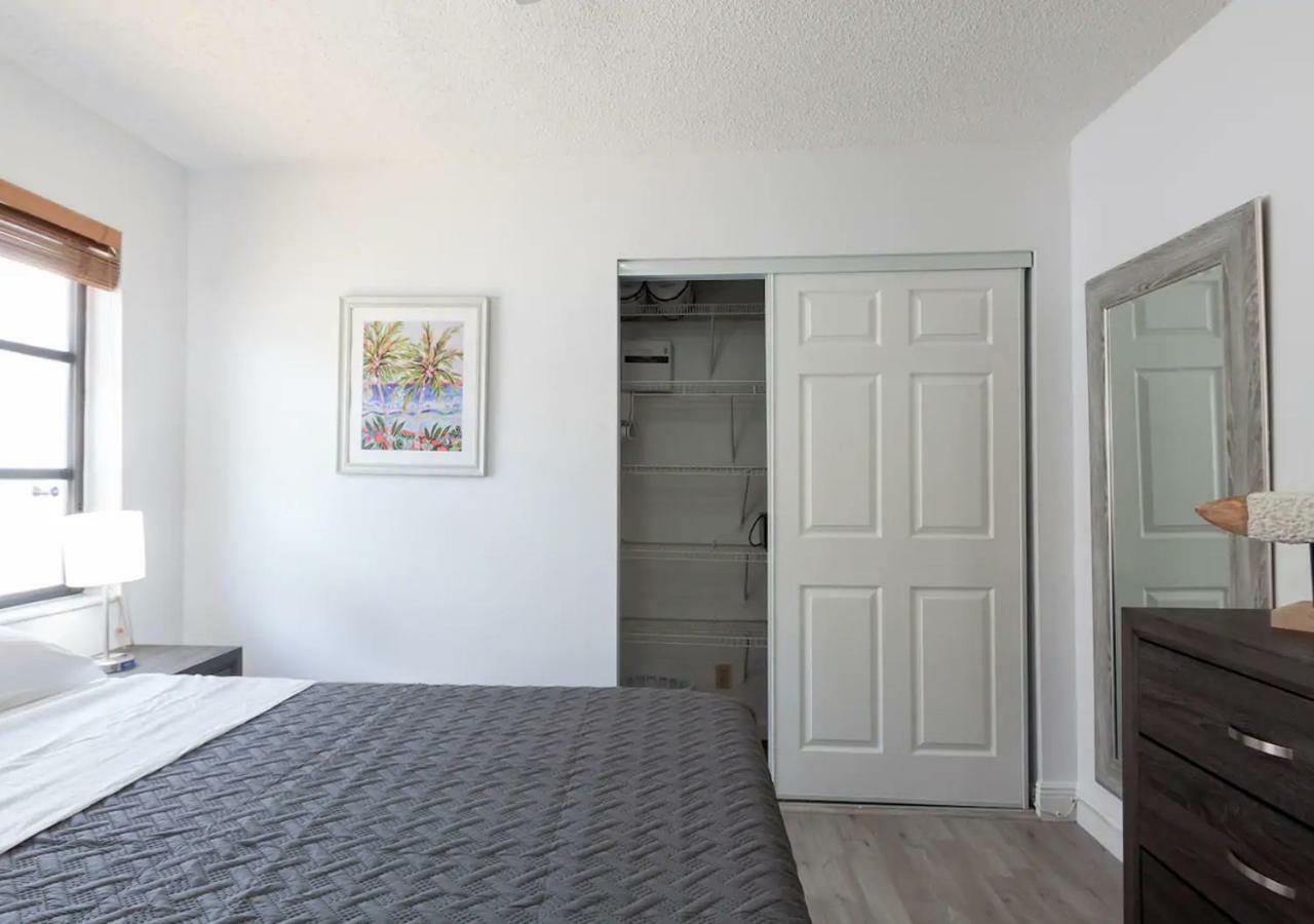 3,2 Lake House With Water Front Bar Holiday home Fort Lauderdale