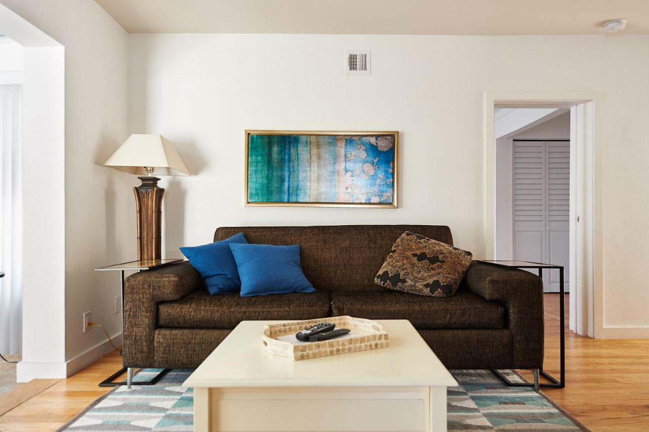 Apartment 3 Bedrooms Step From The *