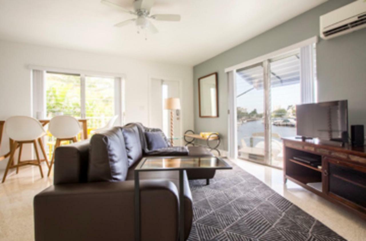 Spectacular View On The Canal, Lauderdale, Very Clean, Free Parking & Wifi * Fort Lauderdale