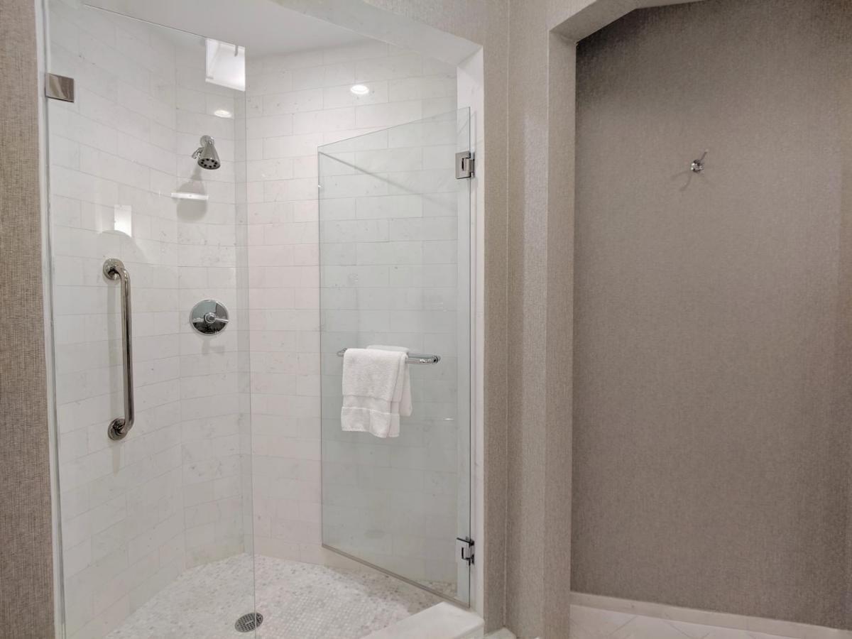Luxury Lauderdale * Fort Lauderdale