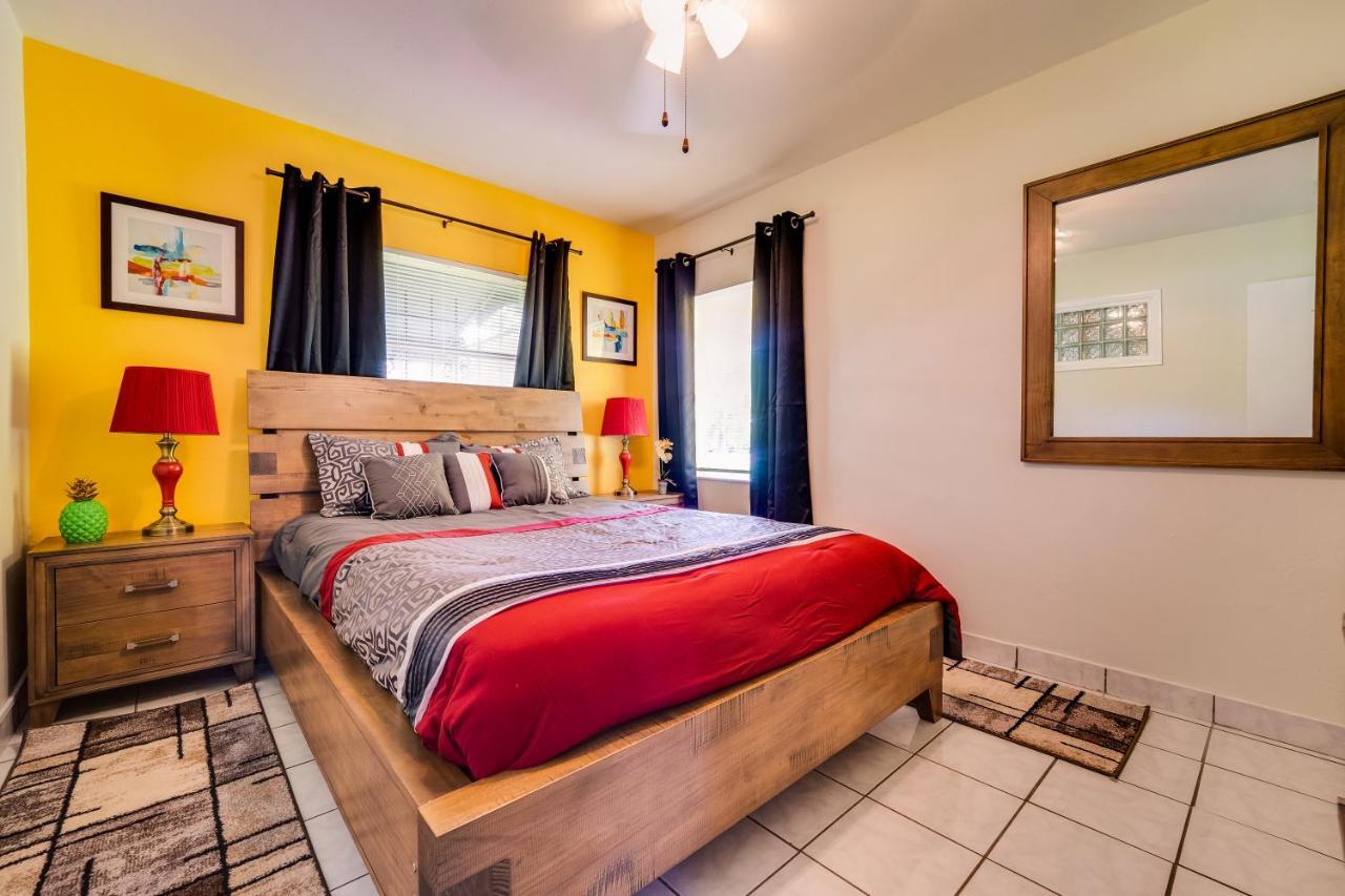 Apartment Chairs, Good Kitchen, Wifi On 14th Ave *