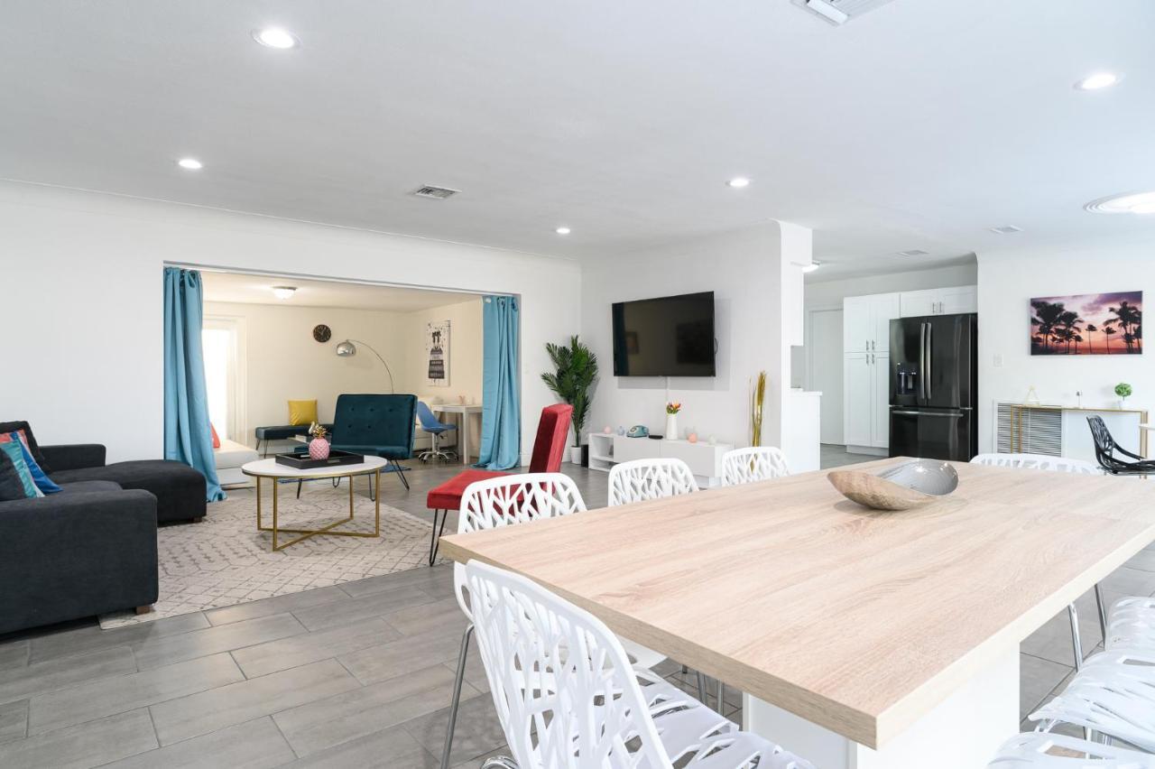 Luxury Casa 4 Bedrooms With Pool & Game 15 Mins To Ocean * Fort Lauderdale