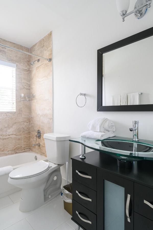 Luxury Casa 4 Bedrooms With Pool & Game 15 Mins To Ocean Villa Fort Lauderdale