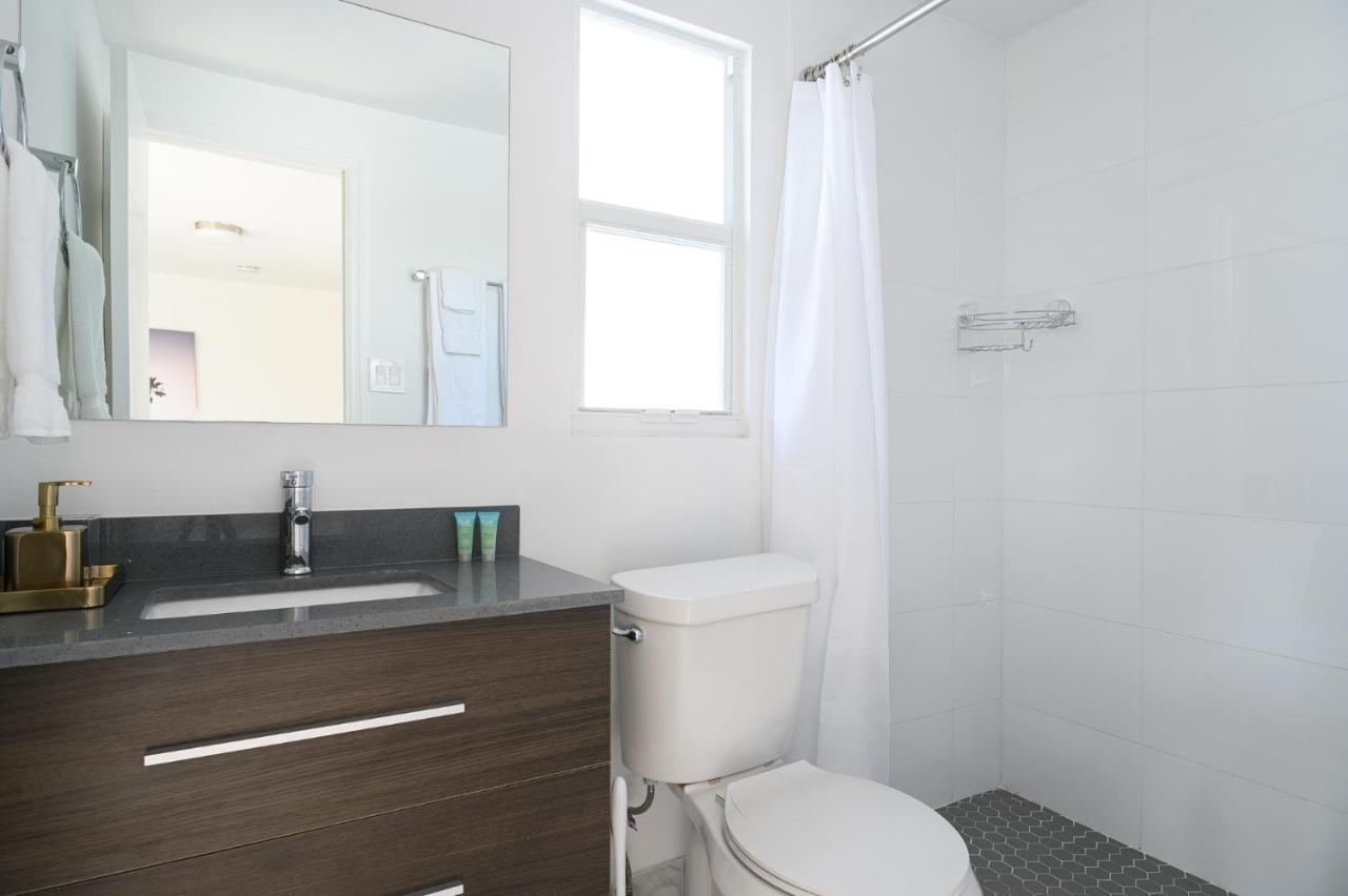 Luxury Casa 4 Bedrooms With Pool & Game 15 Mins To Ocean Fort Lauderdale