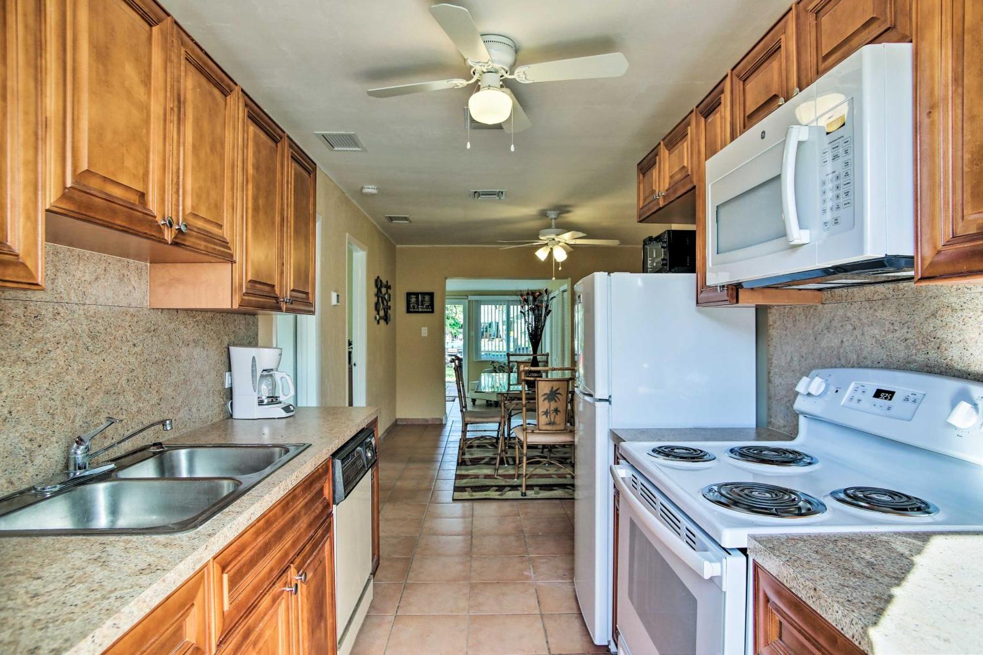 Holiday home Ft Lauderdale Townhome On Canal - 3 Mi To Beach!