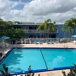 Rodeway Inn & Suites Fort Lauderdale Airport & Cruise Port