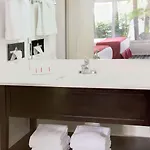 Ramada By Wyndham Fort Lauderdale Airport/Cruise Port