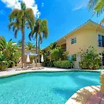 La Casa Hotel